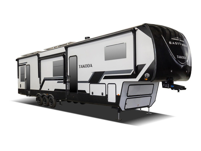 Custom Build & Price A Takoda Toy Hauler (Fifth Wheel) by East to West
